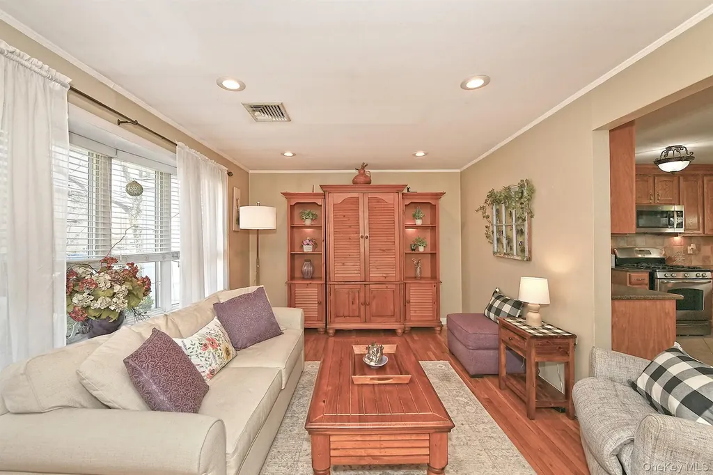2 Keats Place Greenlawn NY 11740