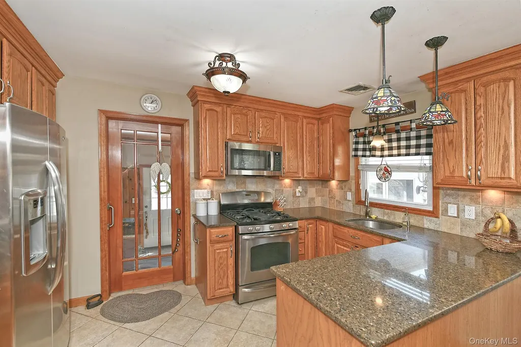 2 Keats Place Greenlawn NY 11740