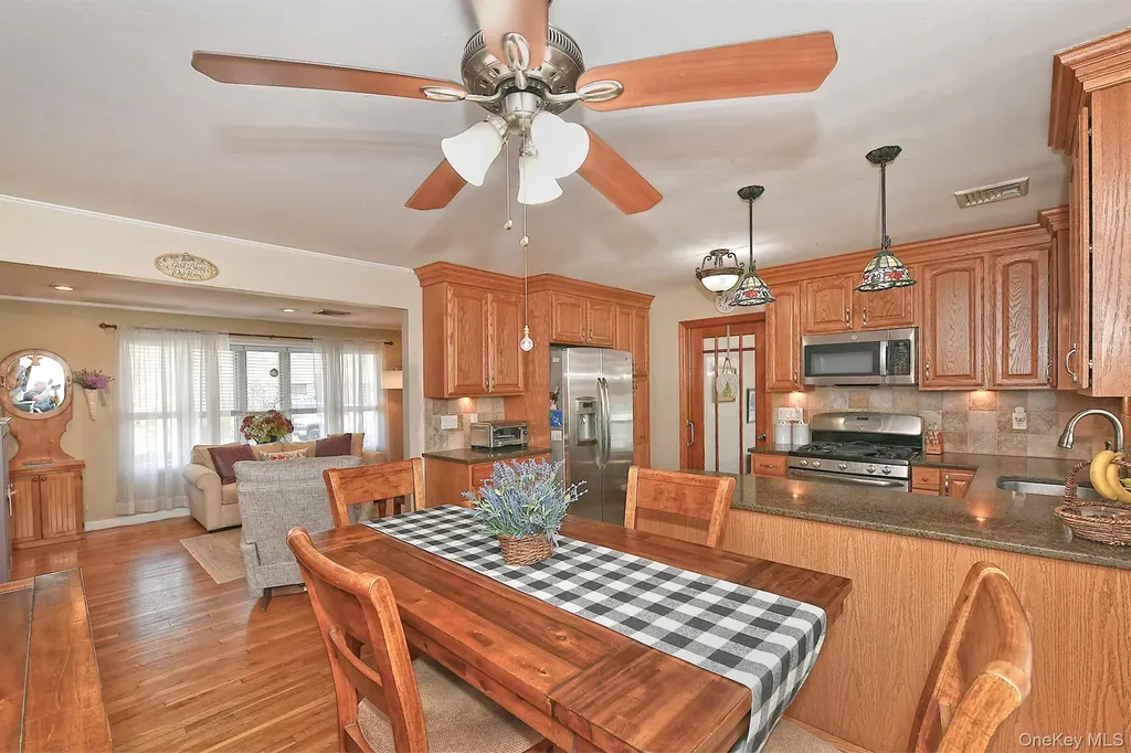 2 Keats Place Greenlawn NY 11740
