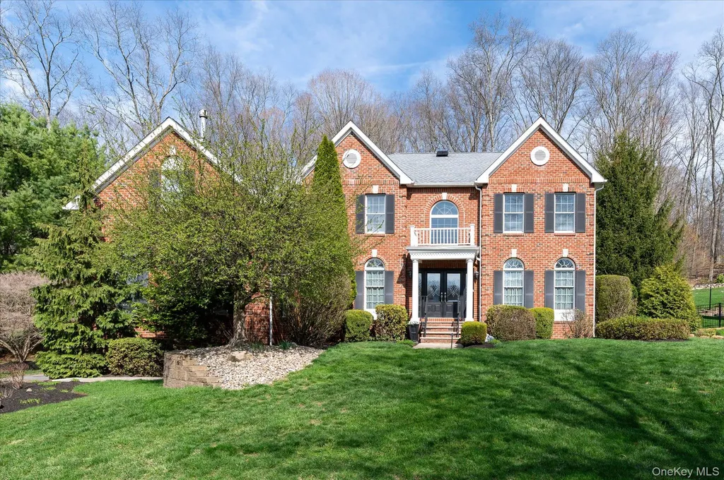 15 Hallocks Run Somers NY 10589