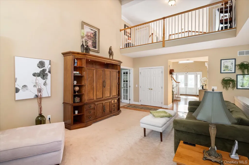 15 Hallocks Run Somers NY 10589