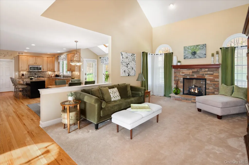 15 Hallocks Run Somers NY 10589