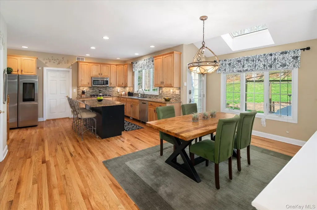 15 Hallocks Run Somers NY 10589
