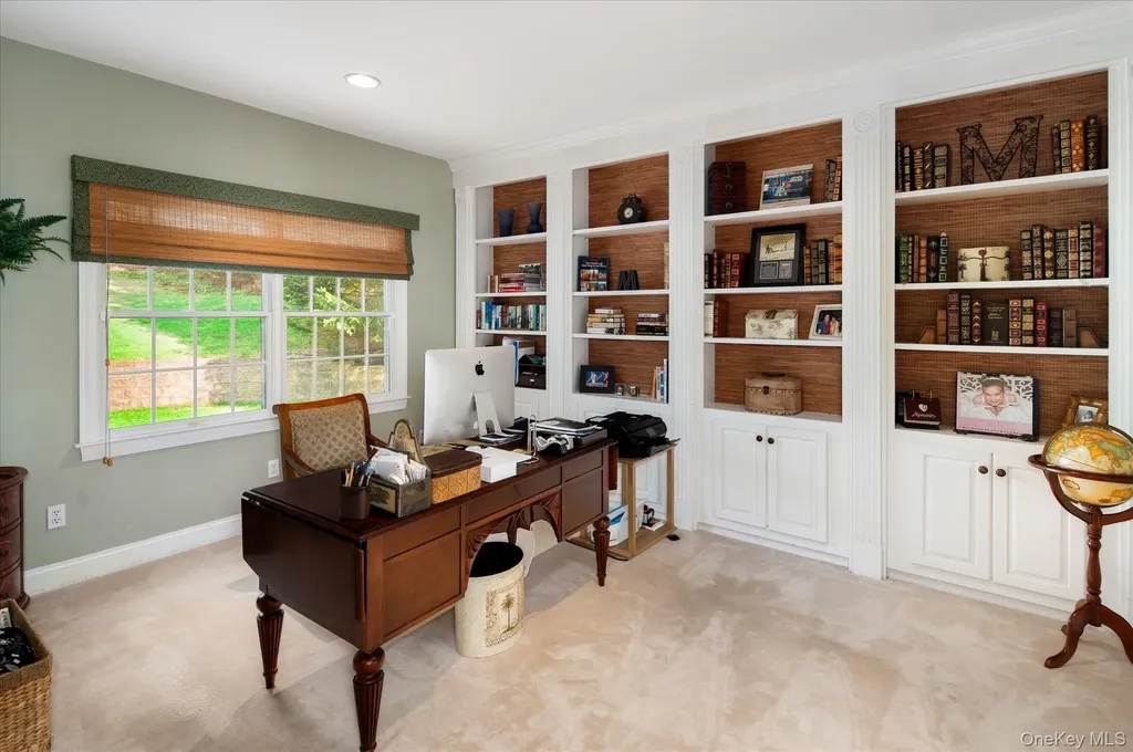 15 Hallocks Run Somers NY 10589