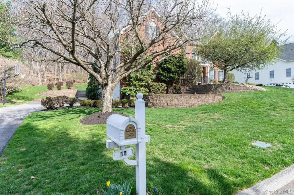 15 Hallocks Run Somers NY 10589