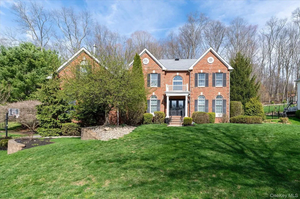 15 Hallocks Run Somers NY 10589