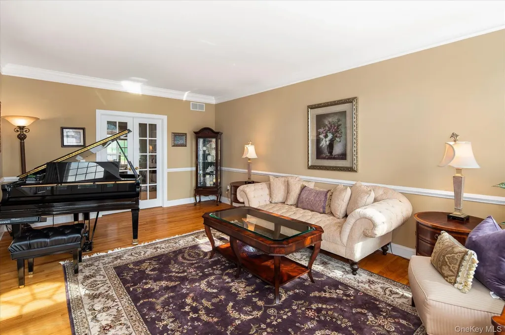 15 Hallocks Run Somers NY 10589