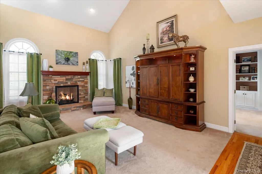 15 Hallocks Run Somers NY 10589