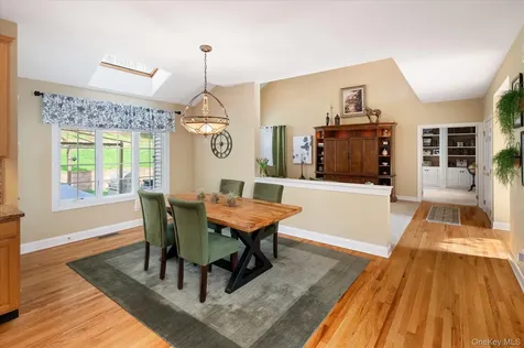 15 Hallocks Run Somers NY 10589