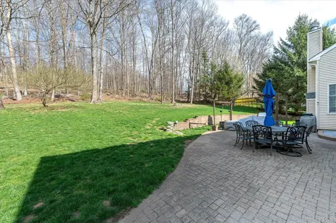 15 Hallocks Run Somers NY 10589