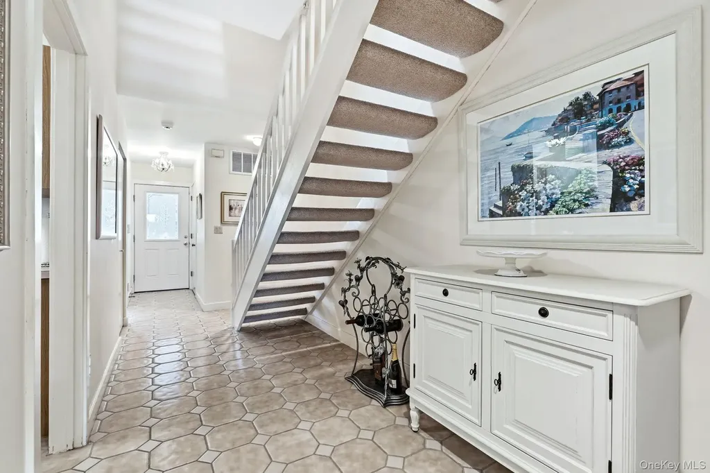35 Waterside Close Eastchester NY 10709