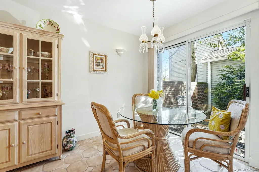 35 Waterside Close Eastchester NY 10709