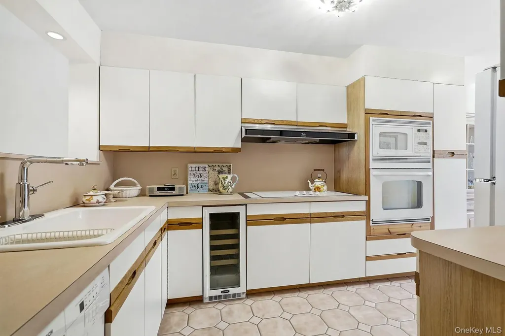 35 Waterside Close Eastchester NY 10709