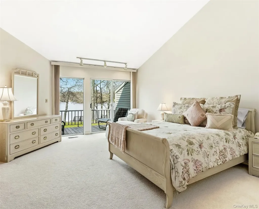 35 Waterside Close Eastchester NY 10709