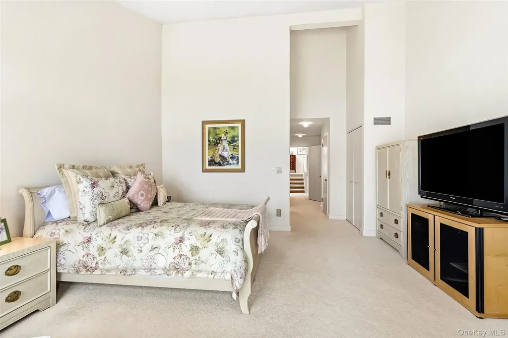 35 Waterside Close Eastchester NY 10709