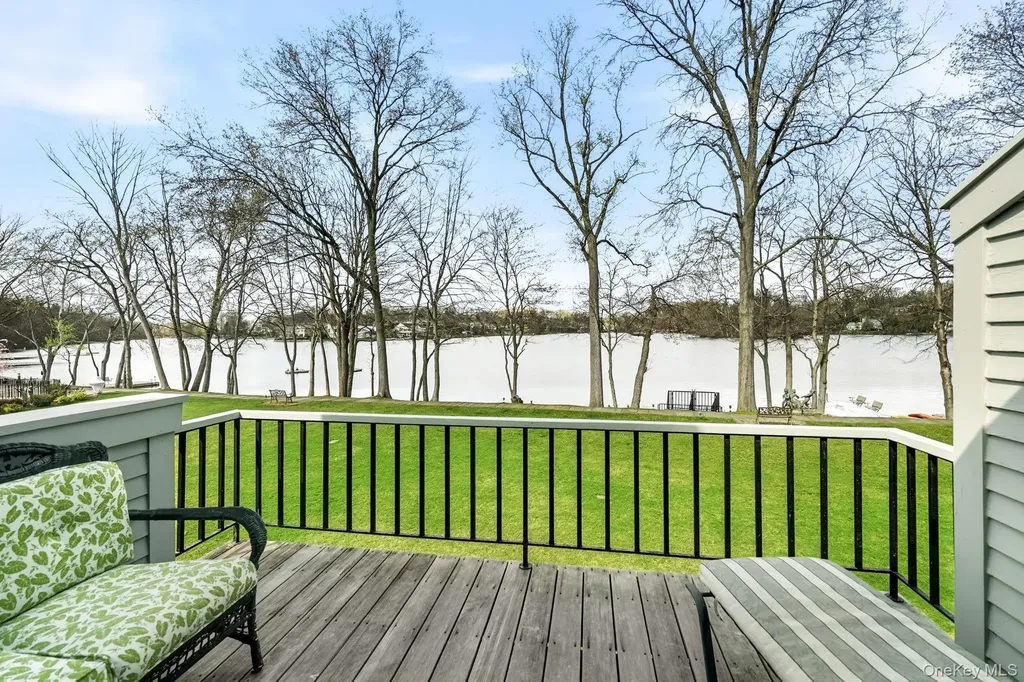 35 Waterside Close Eastchester NY 10709