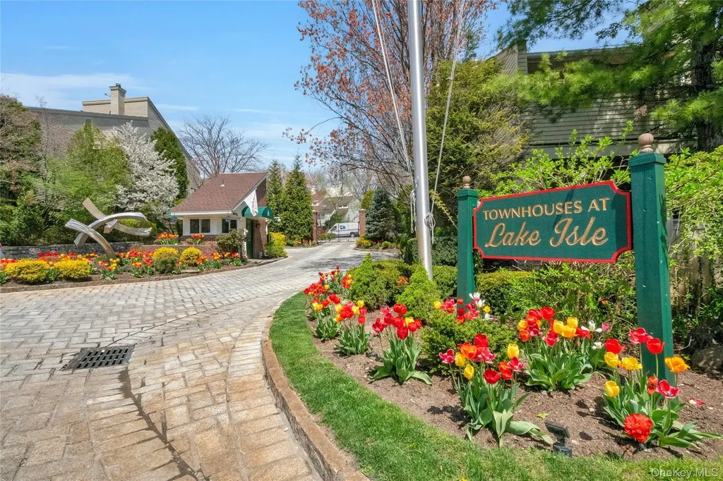 35 Waterside Close Eastchester NY 10709