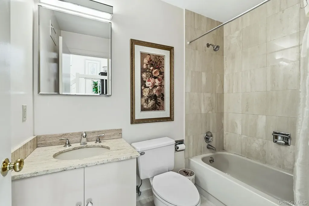 35 Waterside Close Eastchester NY 10709