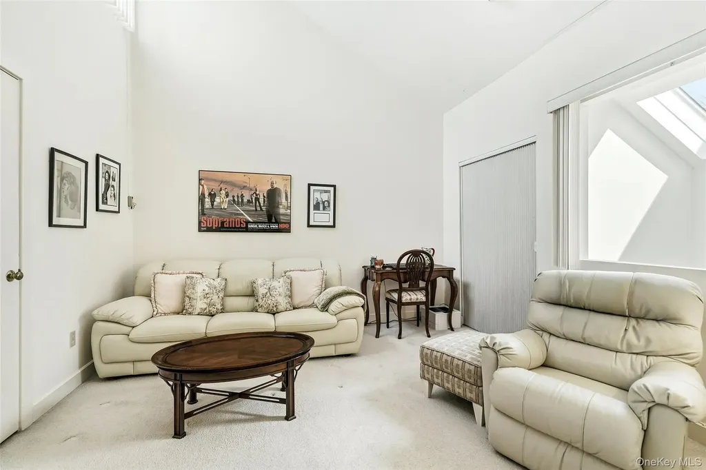 35 Waterside Close Eastchester NY 10709