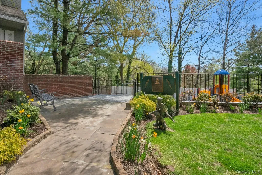 35 Waterside Close Eastchester NY 10709