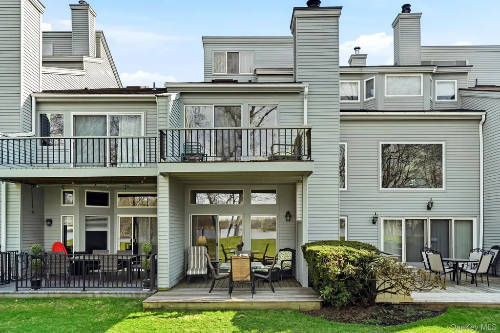 35 Waterside Close Eastchester NY 10709
