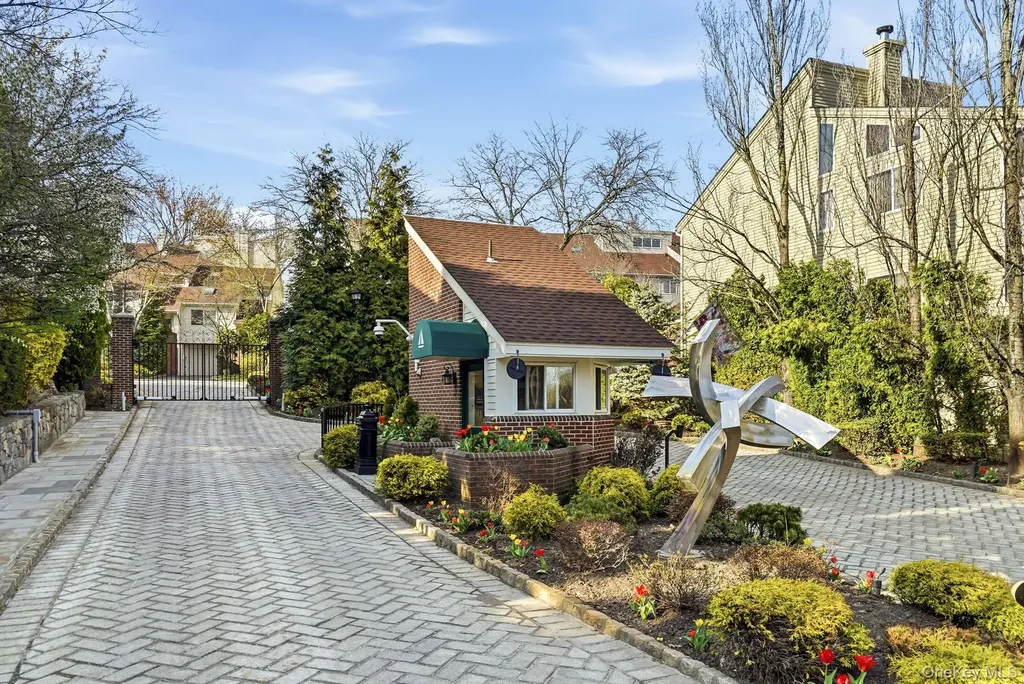 35 Waterside Close Eastchester NY 10709