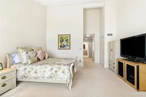 35 Waterside Close Eastchester NY 10709