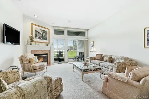 35 Waterside Close Eastchester NY 10709