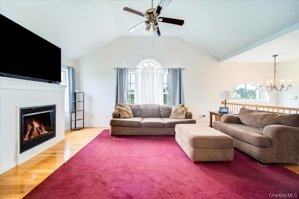 5 Sunrise Drive Milton NY 12547