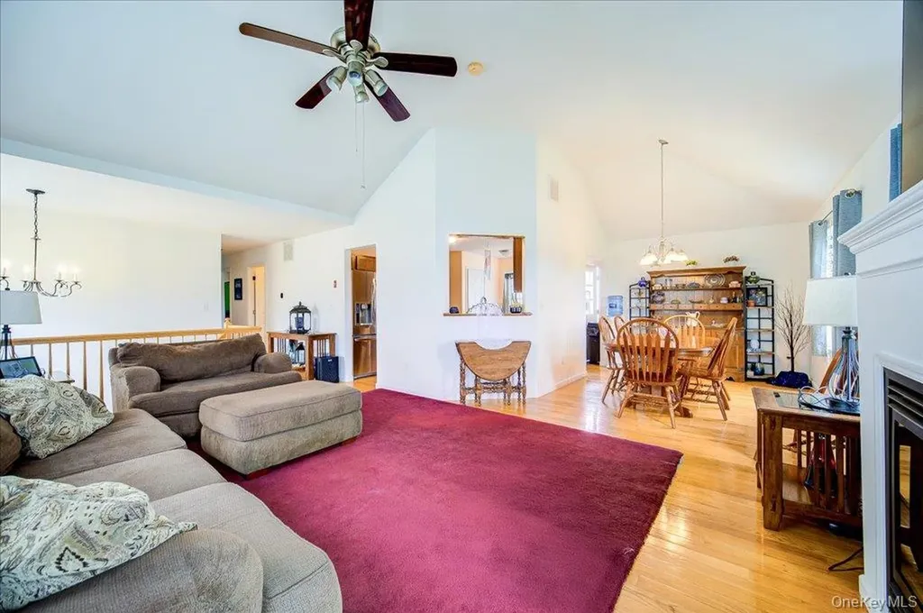 5 Sunrise Drive Milton NY 12547