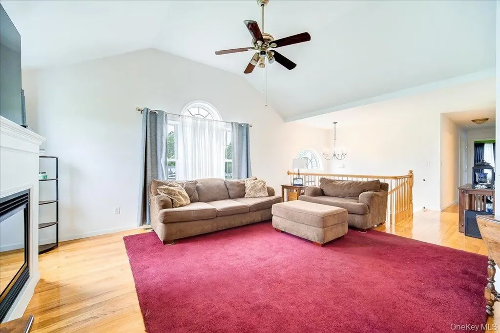 5 Sunrise Drive Milton NY 12547