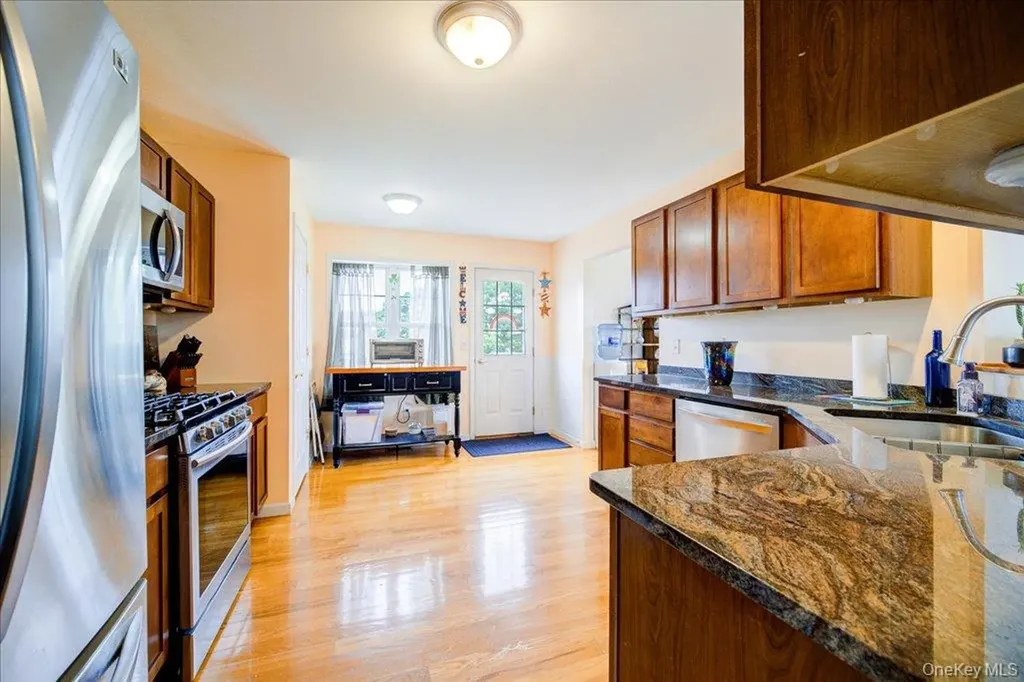 5 Sunrise Drive Milton NY 12547