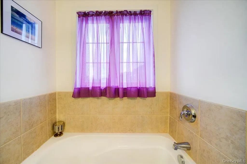 5 Sunrise Drive Milton NY 12547