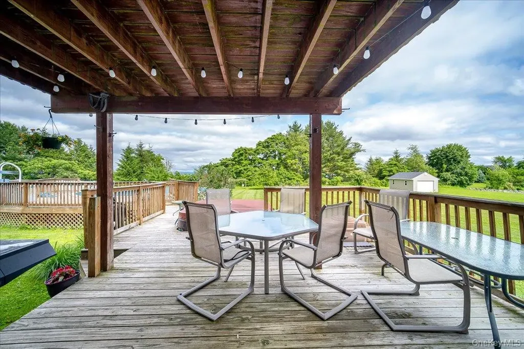 5 Sunrise Drive Milton NY 12547