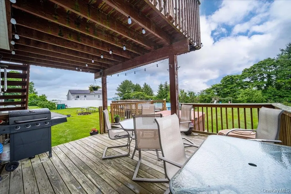 5 Sunrise Drive Milton NY 12547