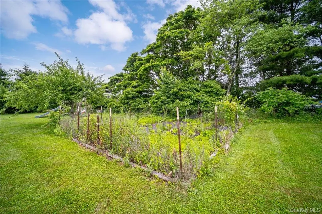 5 Sunrise Drive Milton NY 12547