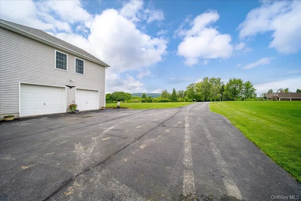 5 Sunrise Drive Milton NY 12547