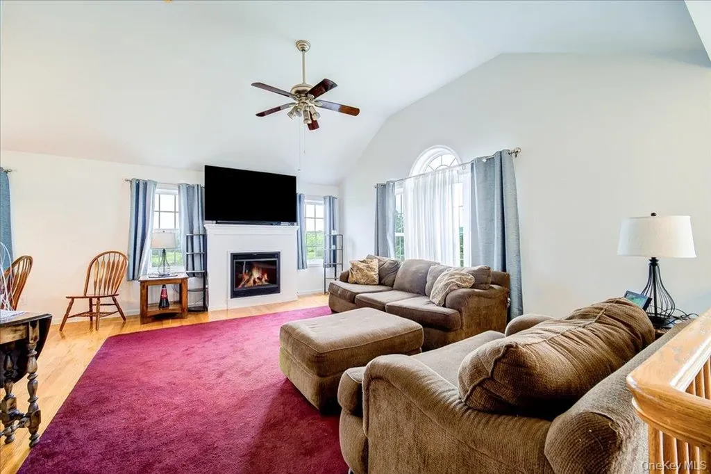5 Sunrise Drive Milton NY 12547