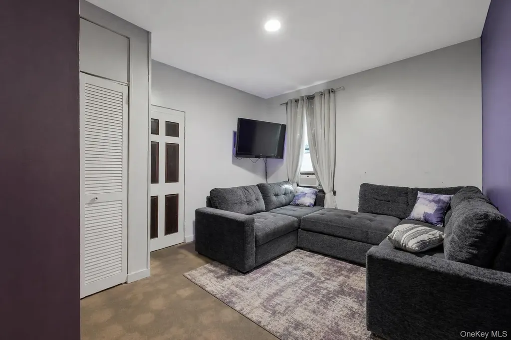 918 E 216th Street Bronx NY 10469