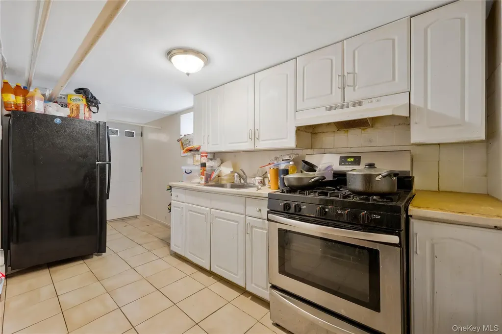 918 E 216th Street Bronx NY 10469