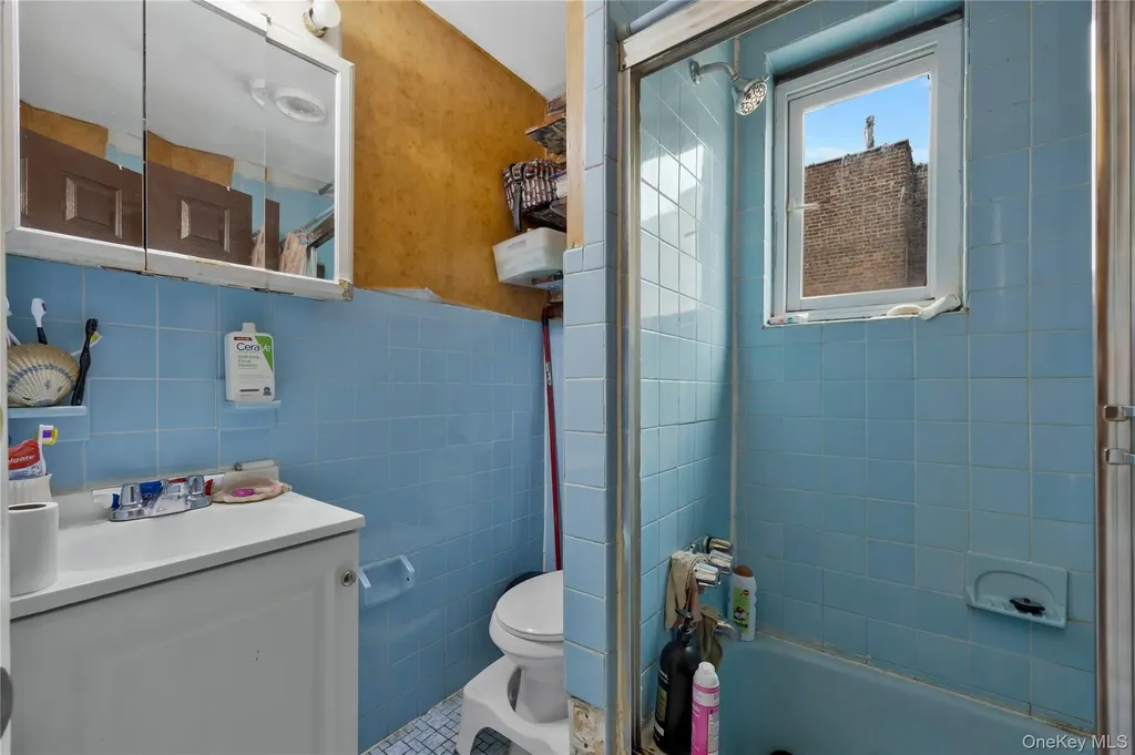 918 E 216th Street Bronx NY 10469