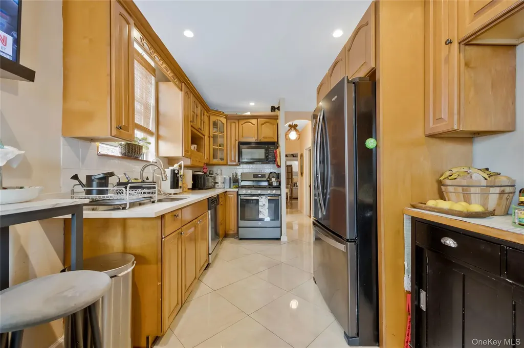 918 E 216th Street Bronx NY 10469
