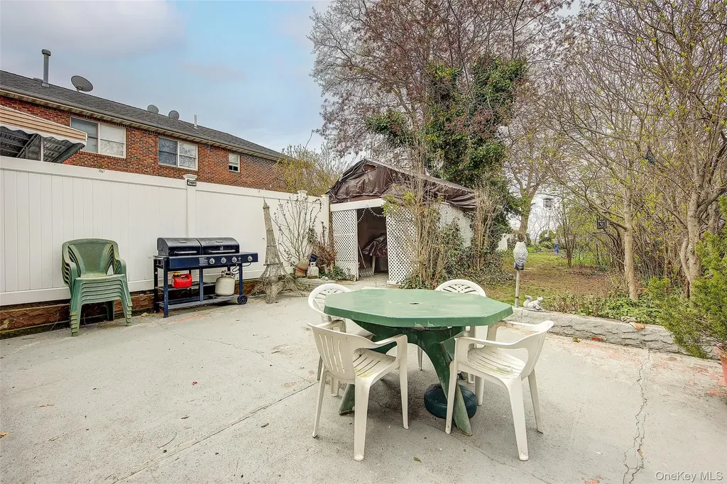 53-74 69th Street Maspeth NY 11378