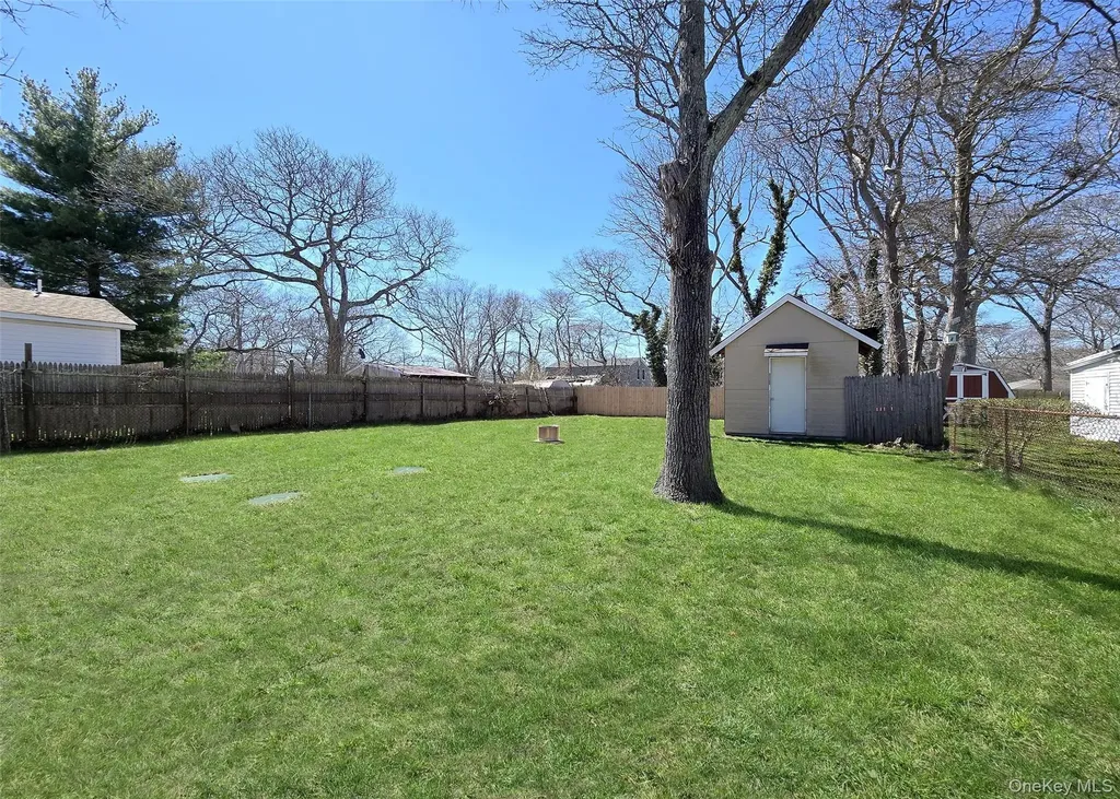 20 Daisy Place Selden NY 11784