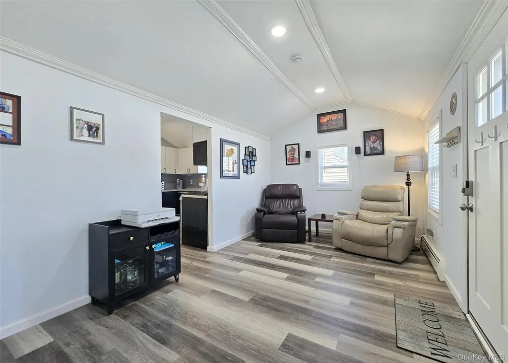 20 Daisy Place Selden NY 11784