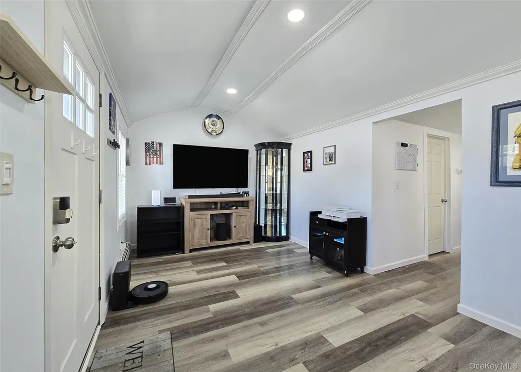 20 Daisy Place Selden NY 11784