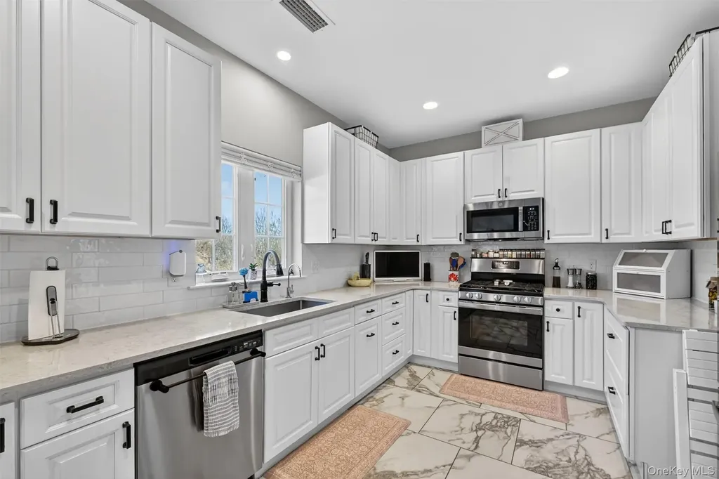 26 Curtin Lane Marlboro NY 12542