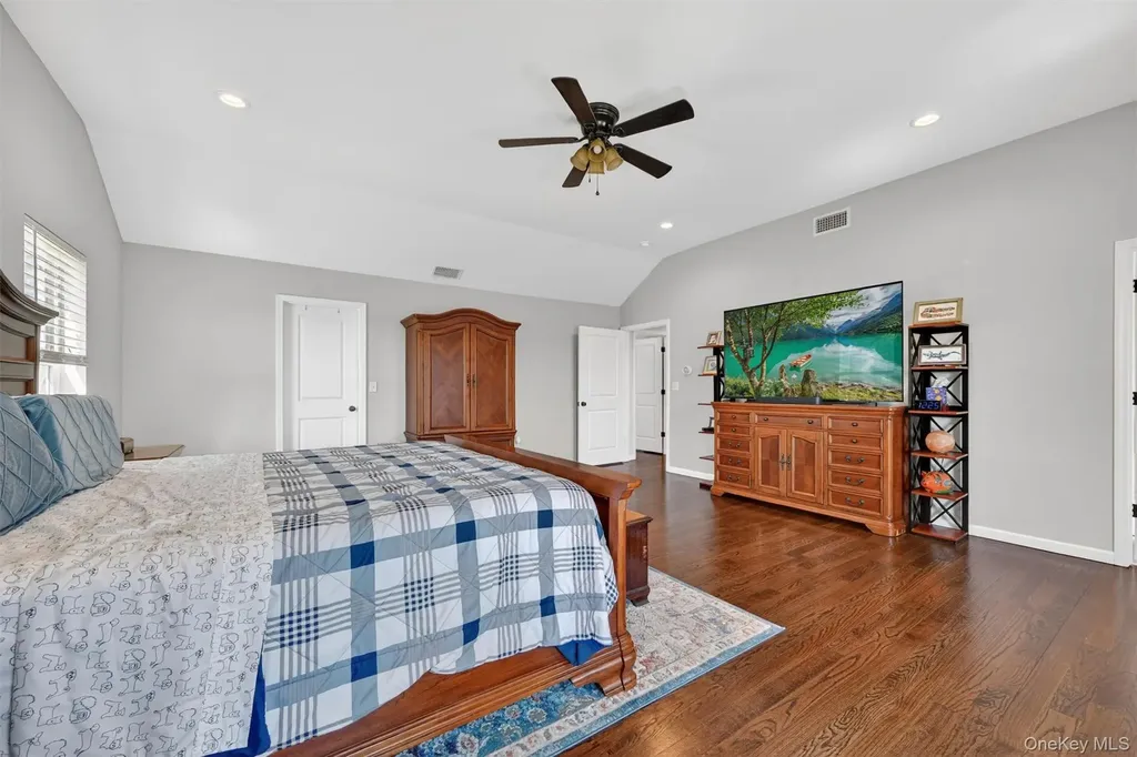 26 Curtin Lane Marlboro NY 12542