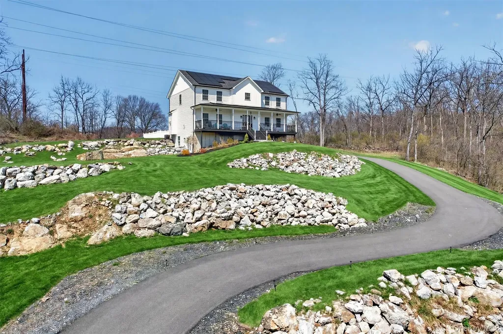 26 Curtin Lane Marlboro NY 12542