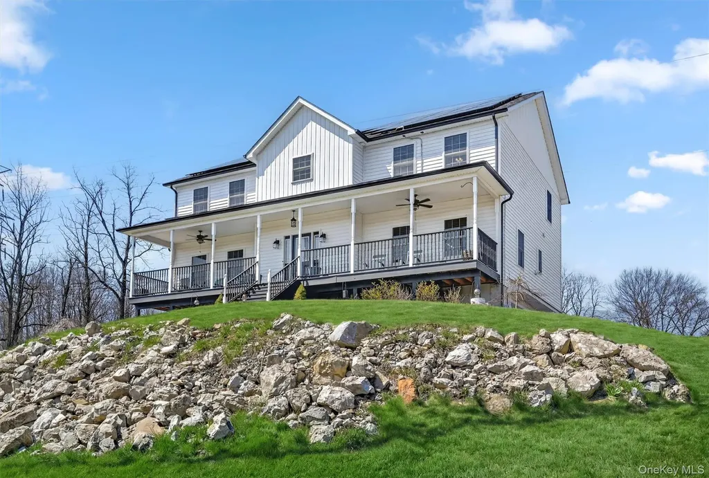 26 Curtin Lane Marlboro NY 12542